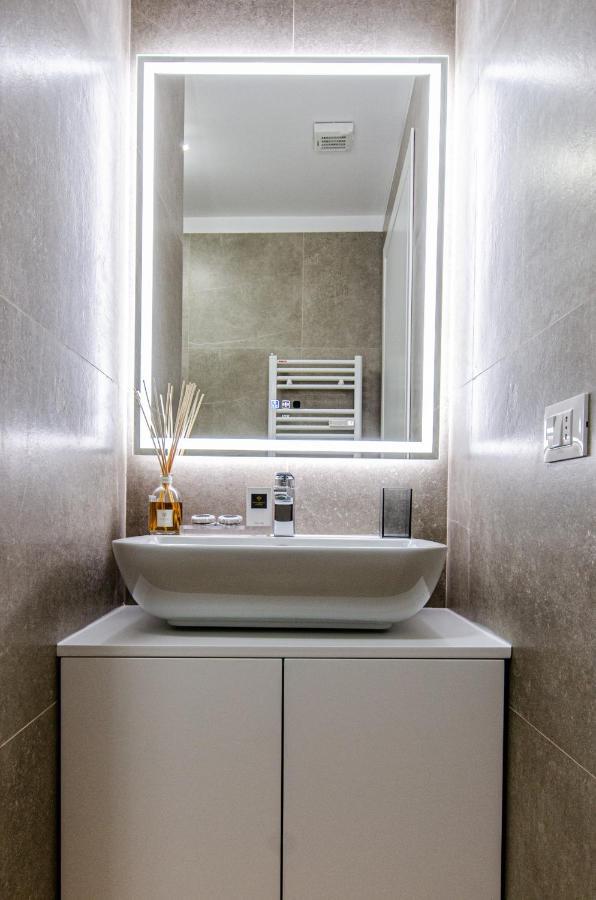 Schiaparelli 4 Apartment Milan Bagian luar foto